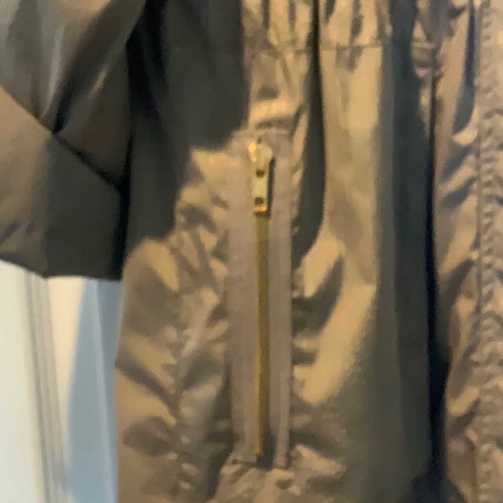 Spring Raincoat - Picture 4 of 5